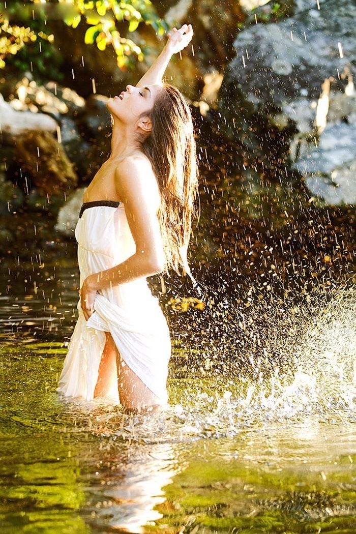 Marie Avgeropoulos in Daqing