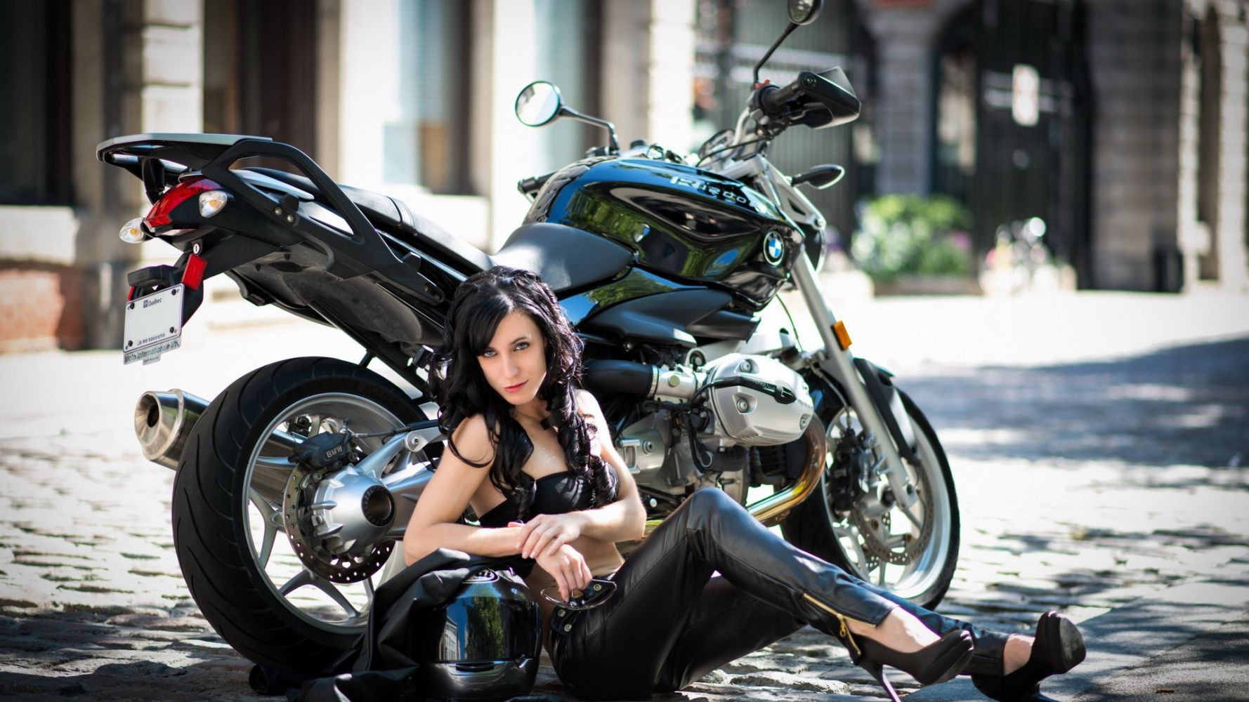 European women on bikes in Daqing