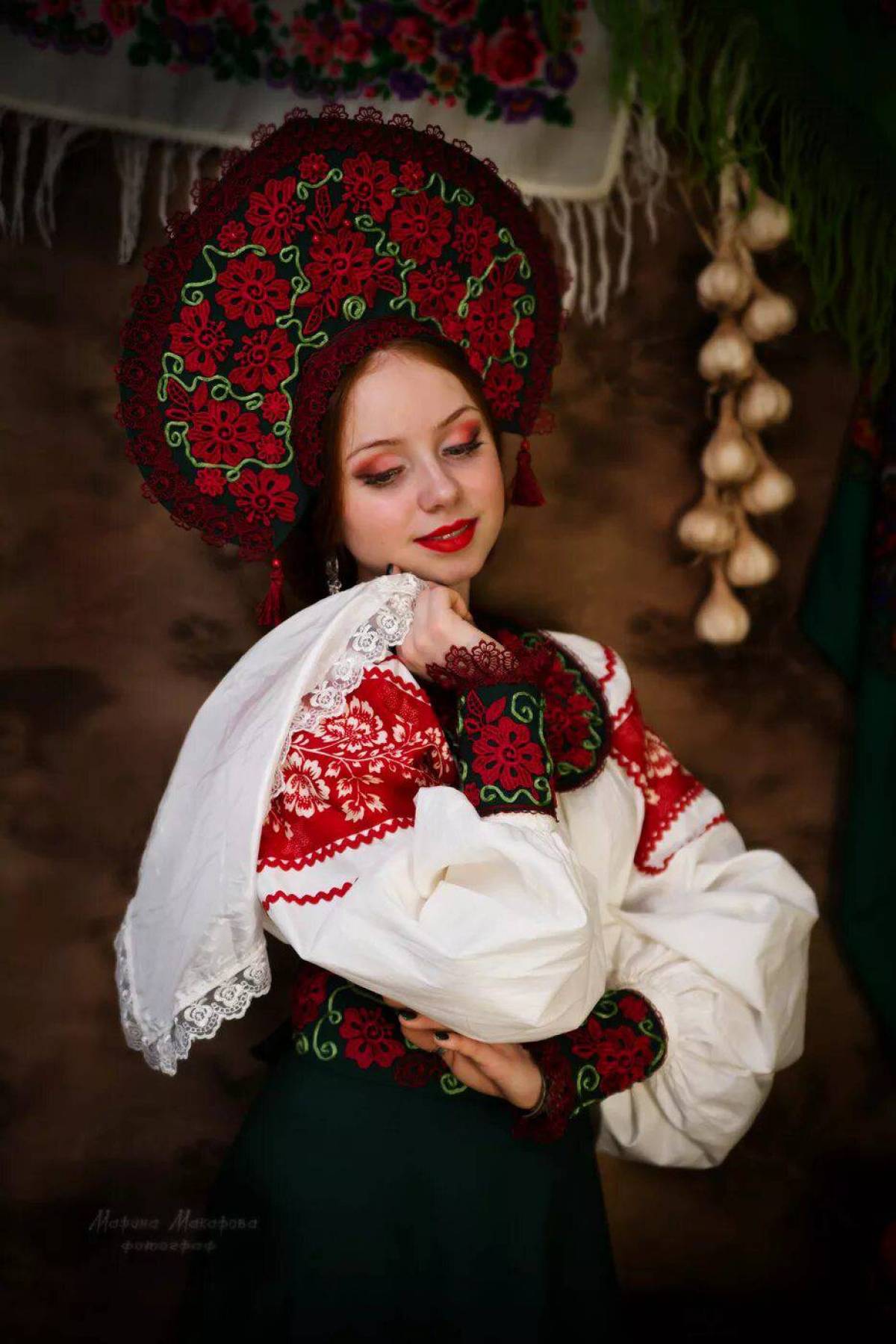 Women in Slavic costumes underwear in Daqing