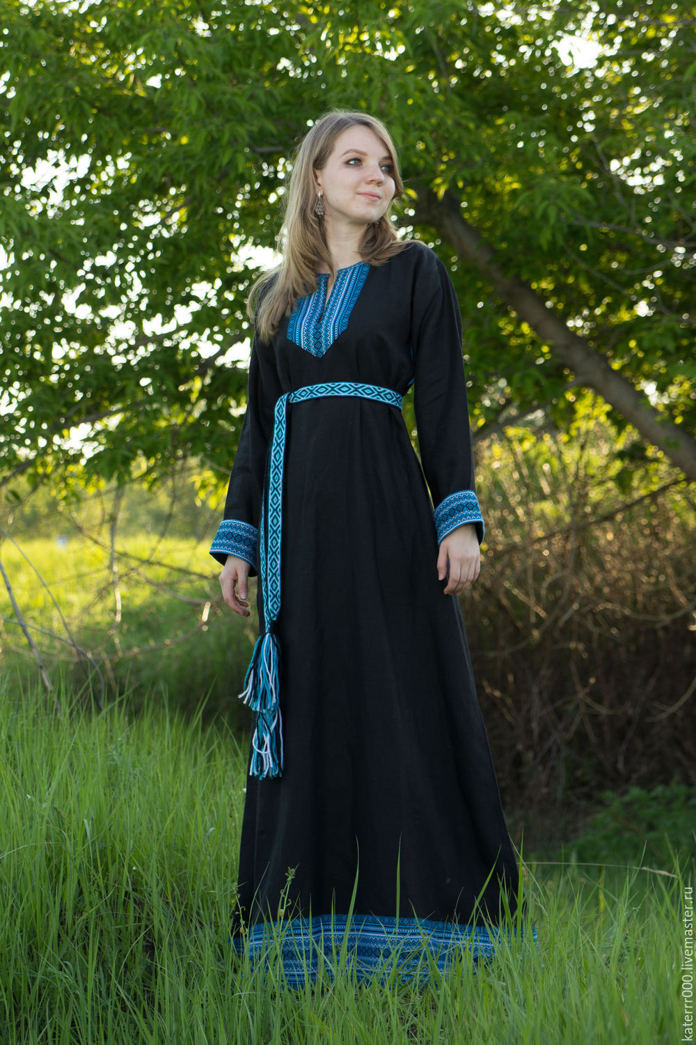 Women in Slavic costumes in Daqing