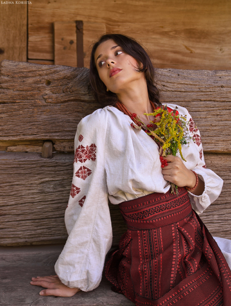 Girls in Slavic costumes in Daqing