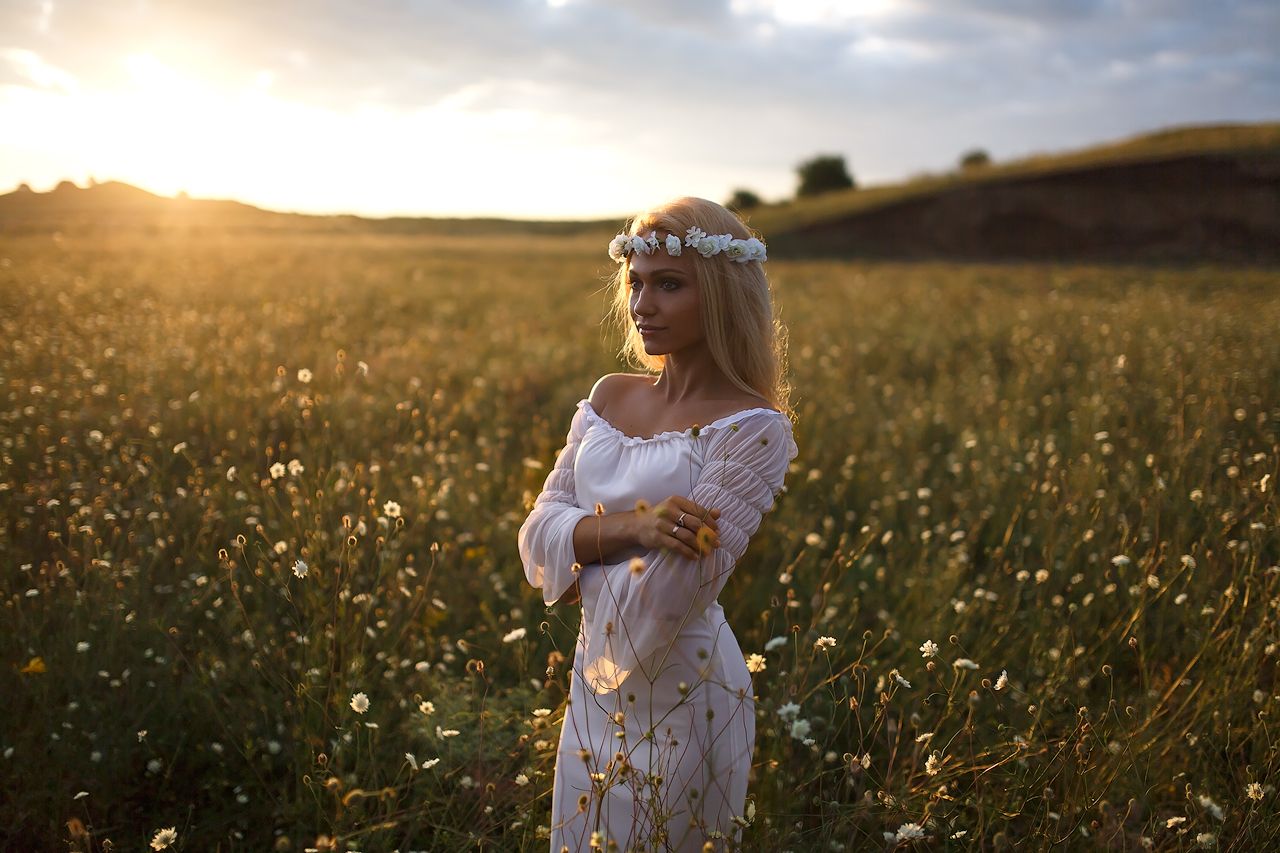 Girls in Slavic costumes in Daqing