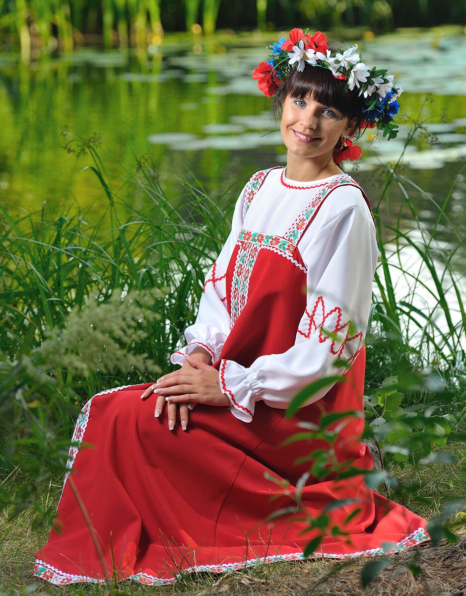 Beautiful girl Girls in Slavic costumes in Daqing