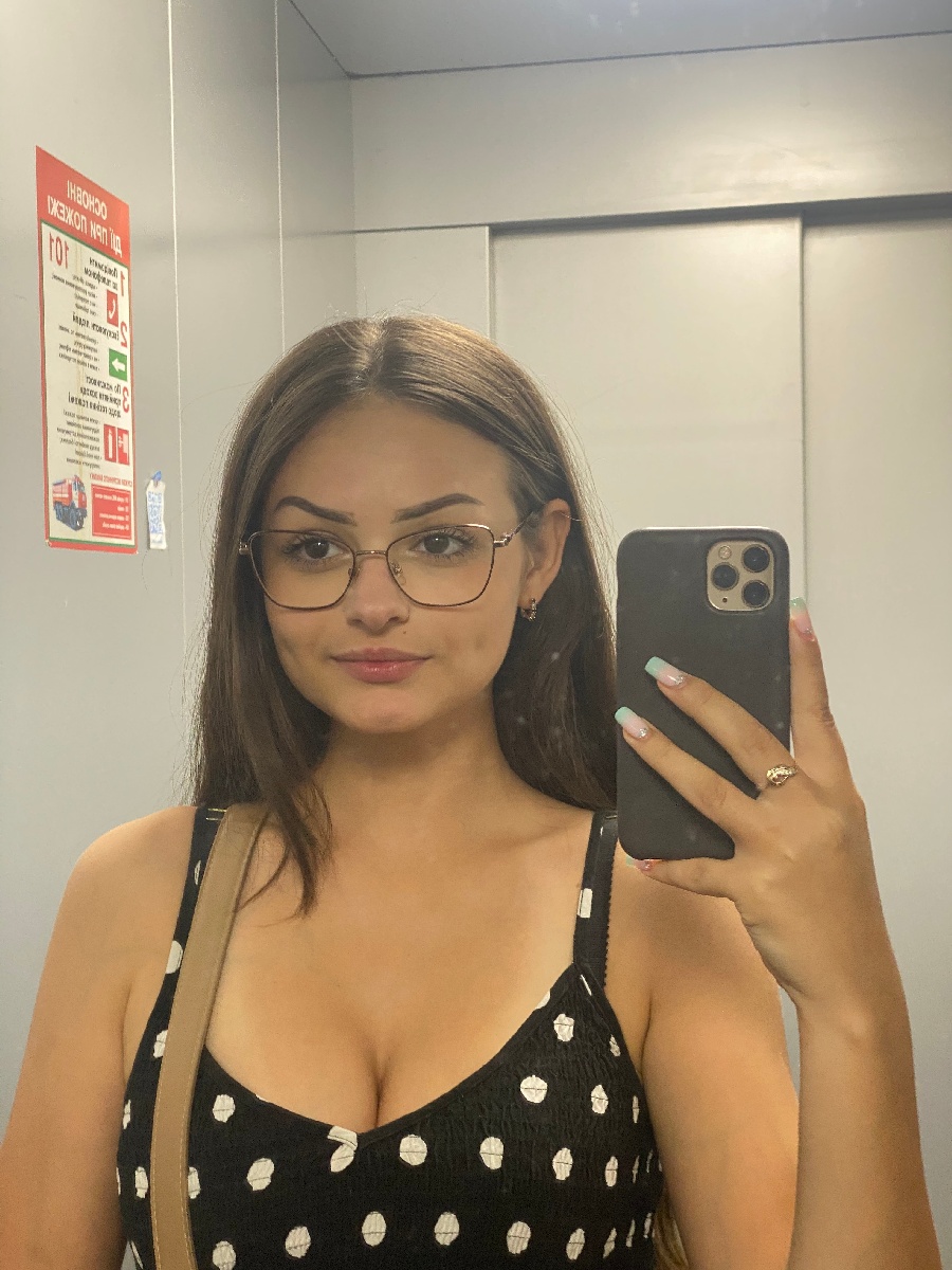 Sexy model Stacy in Daqing