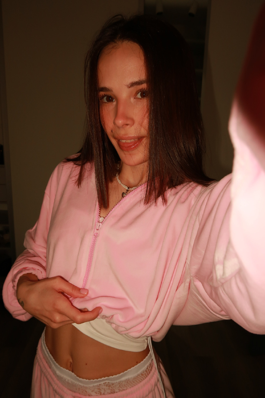 Tina brings the glow — live moments in Daqing